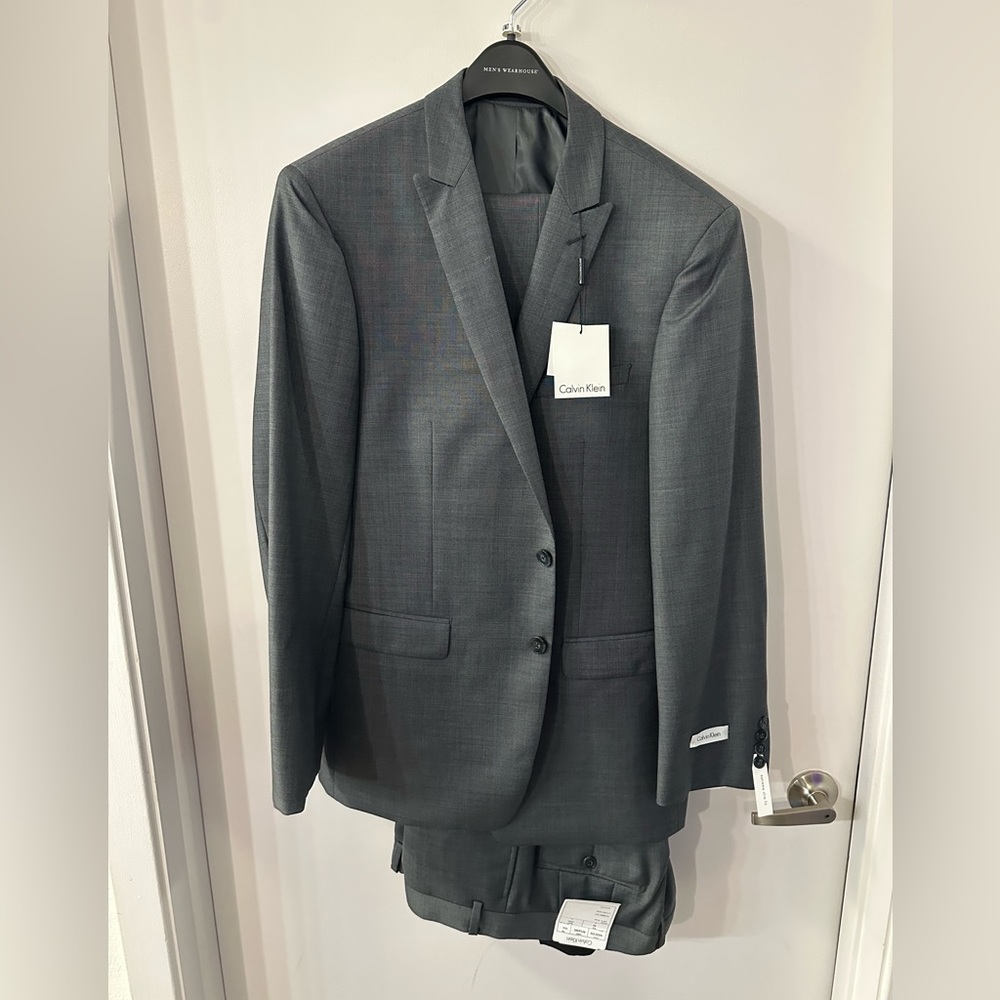 Calvin Klein Men's Size 44 Wool Grey Suit & 37W $699 NWT